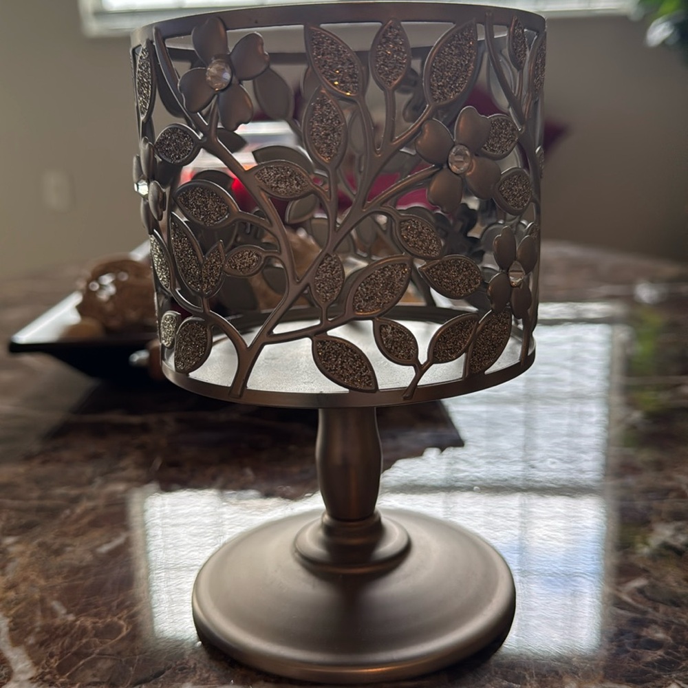 New Bath & Body Works Dogwood Pedestal Candle Holder